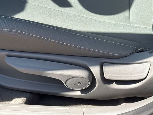 Certified 2025 Hyundai Elantra SEL image 19