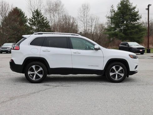 Used 2019 Jeep Cherokee Limited AWD/4WD image 6
