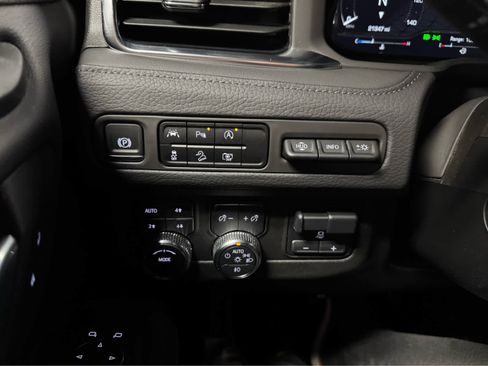 Certified 2024 GMC Yukon XL Denali w/ Max Trailering Package image 21