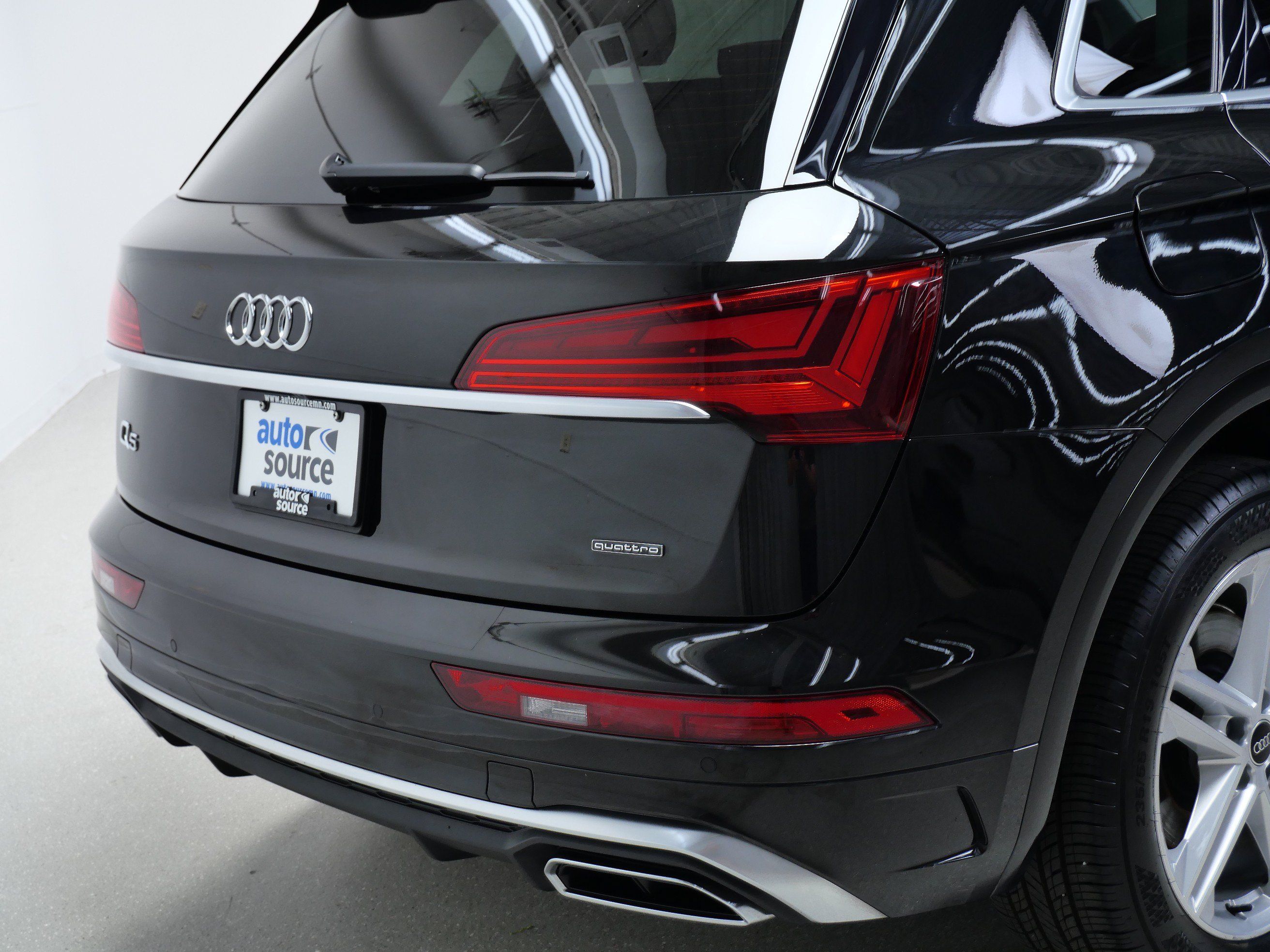 Used 2024 Audi Q5 e Premium AWD/4WD image 5
