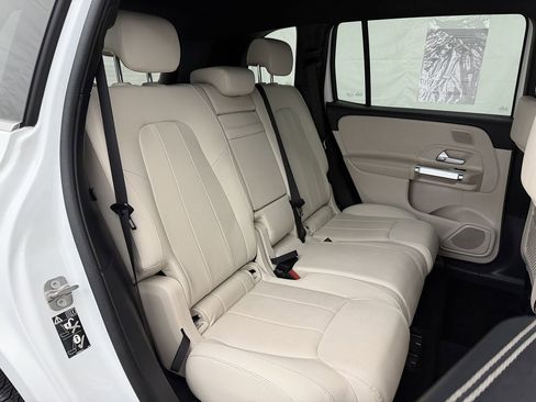 Used 2025 Mercedes-Benz GLB 250 image 37