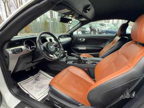 Used 2020 Ford Mustang Premium image 9