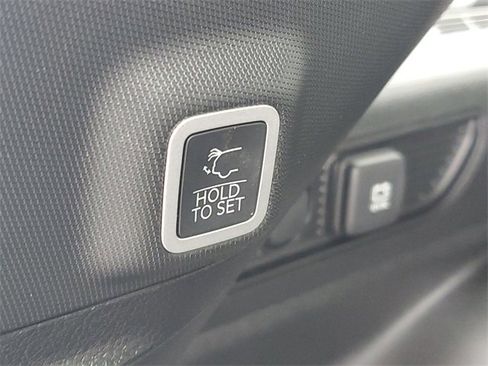 New 2025 Jeep Grand Cherokee Limited w/ Trailer Tow Package image 9