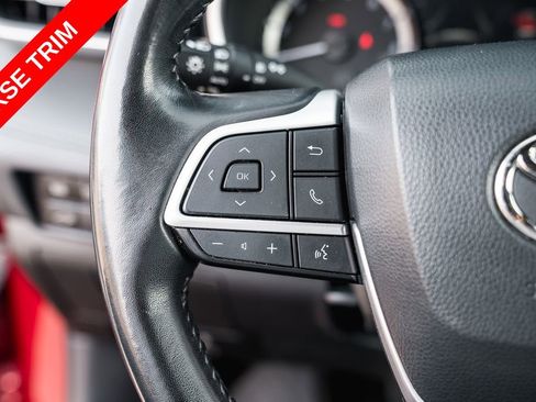 Used 2023 Toyota Highlander XSE FWD image 16