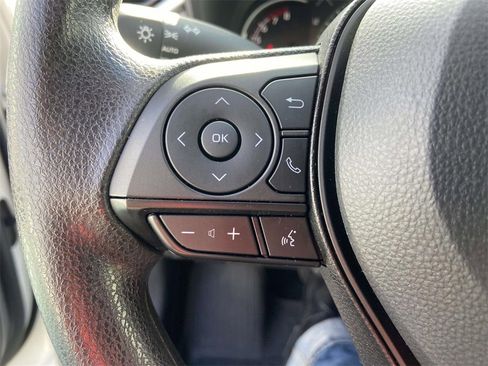 Used 2025 Toyota RAV4 XLE image 31