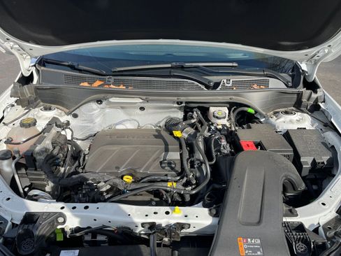 Used 2025 Buick Envista Sport Touring image 31