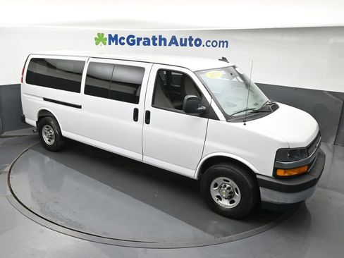 Used 2025 Chevrolet Express 3500 LT w/ LT Preferred Equipment Group RWD image 3
