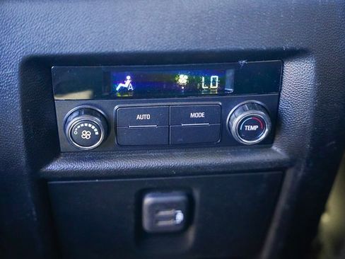 Used 2020 Chevrolet Traverse LS image 18