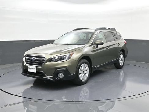 Used 2018 Subaru Outback 2.5i Premium AWD/4WD image 34