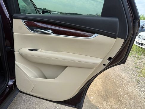 Used 2017 Cadillac XT5 Luxury w/ Driver Awareness Package FWD image 39