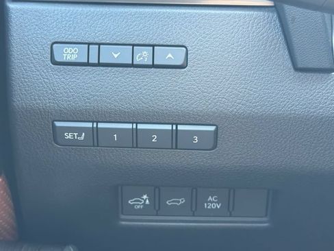 Used 2024 Lexus GX 550 w/ Accessory Package (Z1) AWD/4WD image 32