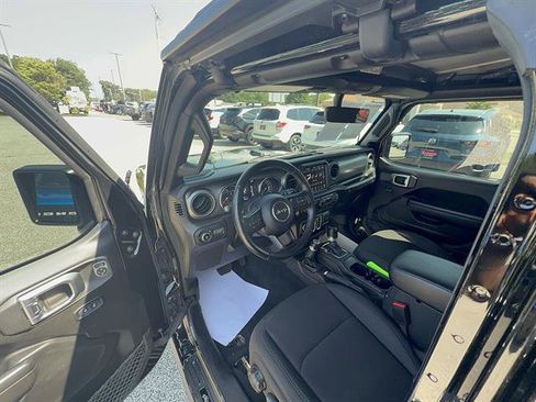 Used 2022 Jeep Wrangler Unlimited Sport AWD/4WD image 11