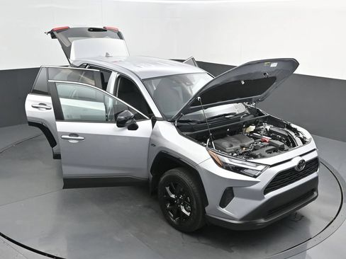 Used 2025 Toyota RAV4 LE FWD image 40