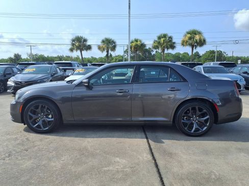 Used 2023 Chrysler 300 S RWD image 9