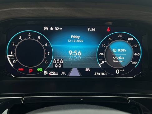 Used 2025 Volkswagen Atlas SE image 24