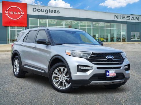 Used 2022 Ford Explorer XLT w/ Equipment Group 202A RWD image 1