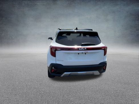Used 2025 Kia Seltos S image 18