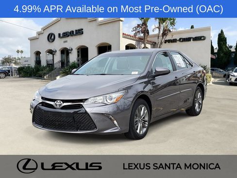 Used 2017 Toyota Camry SE FWD image 1