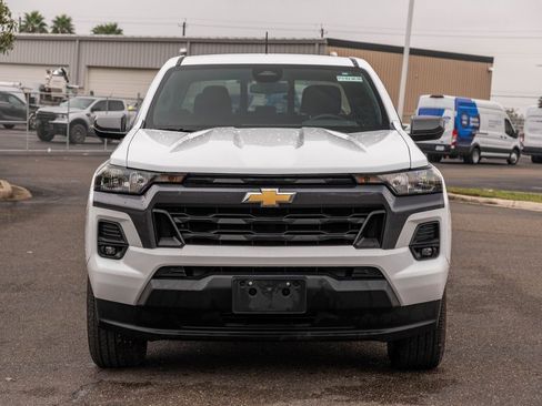 Used 2024 Chevrolet Colorado LT w/ LT Convenience Package image 2