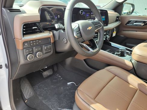 New 2026 Chevrolet Tahoe High Country w/ LPO, Illumination Package AWD/4WD image 11