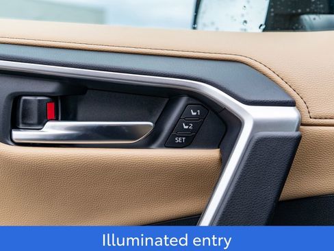 New 2025 Toyota RAV4 Limited image 18
