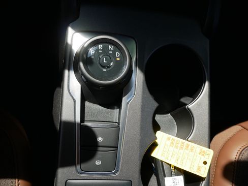 Used 2025 Ford Bronco Sport Outer Banks w/ Outer Banks Tech Package+ AWD/4WD image 24