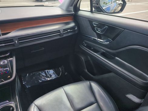 Certified 2022 Lincoln Corsair Reserve w/ Equipment Group 201A image 18