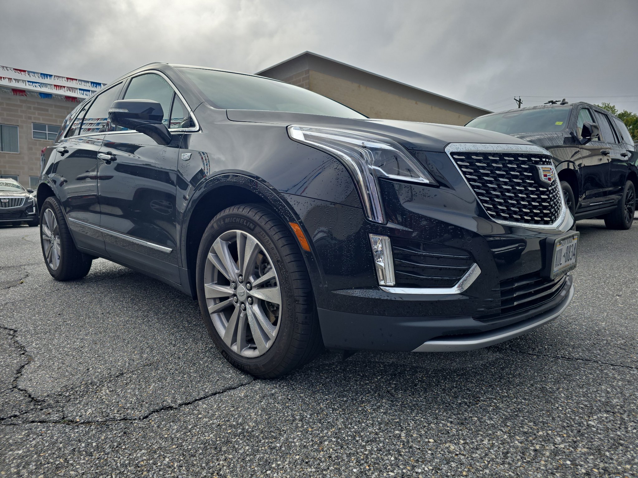 Used 2024 Cadillac XT5 Premium Luxury AWD/4WD image 2