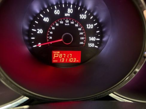 Used 2013 Kia Sorento LX w/ Convenience Pkg FWD image 17