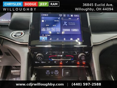 Used 2023 Jeep Grand Cherokee Altitude AWD/4WD image 21