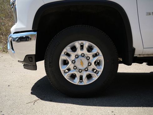 Used 2025 Chevrolet Silverado 3500 LT w/ All Star Edition AWD/4WD image 10