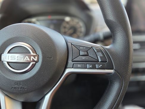 Used 2024 Nissan Altima 2.5 SV FWD image 18
