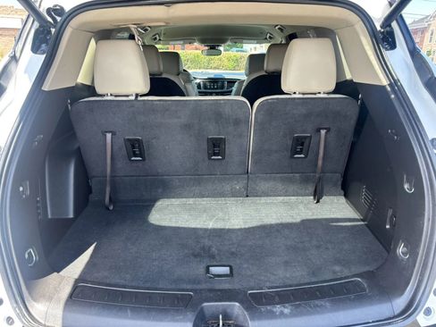 Used 2019 Buick Enclave Essence AWD/4WD image 19