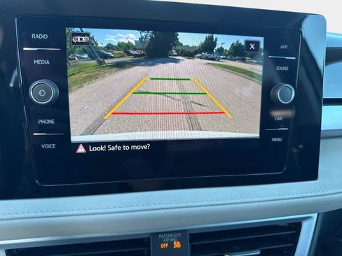 Used 2025 Volkswagen Taos SEL image 25