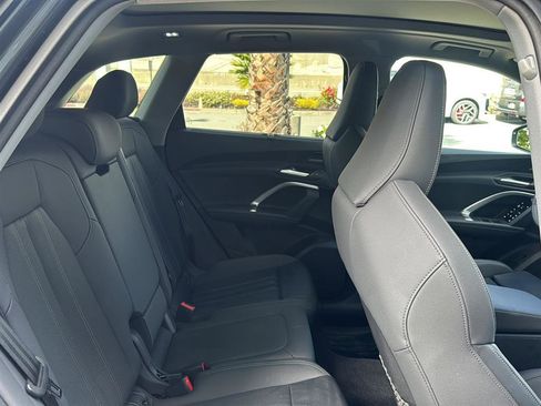 Used 2025 Audi Q5 Premium Plus w/ Premium Plus image 16
