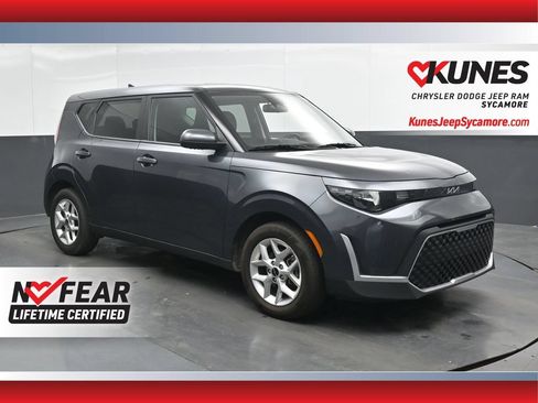 Used 2025 Kia Soul LX w/ LX Technology Package FWD image 1