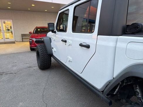 Used 2020 Jeep Gladiator Sport w/ Quick Order Package 24S image 40