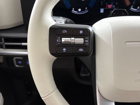 Used 2025 Hyundai Santa Fe SEL FWD image 19