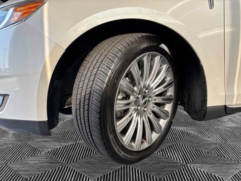 Used 2015 Lincoln MKS AWD w/ Equipment Group 101A image 28