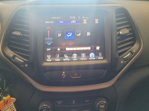 Used 2016 Jeep Cherokee Latitude w/ Safety/Convenience Group FWD image 25