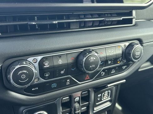 Certified 2025 Jeep Wrangler Unlimited Rubicon 4xe w/ Safety Group image 29