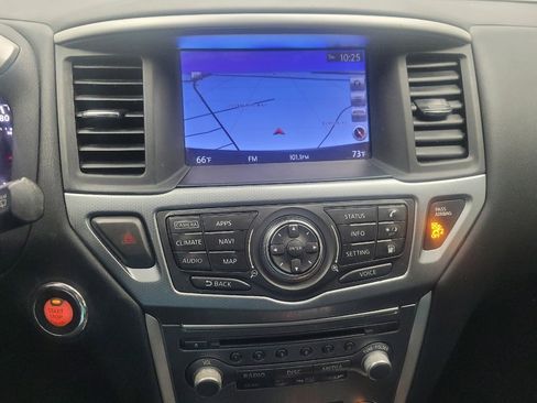 Used 2019 Nissan Pathfinder SL image 25