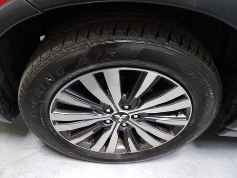 Used 2019 Mitsubishi Outlander SEL AWD/4WD image 23