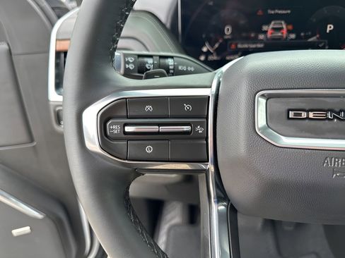 Used 2025 GMC Yukon Denali image 30