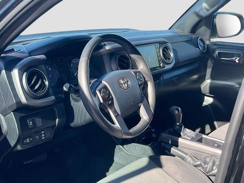 Used 2023 Toyota Tacoma TRD Sport AWD/4WD image 9