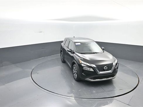 Used 2023 Nissan Rogue SV image 16
