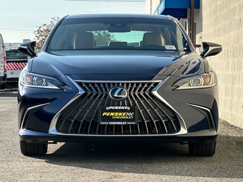 Used 2023 Lexus ES 350 w/ Premium Package image 9