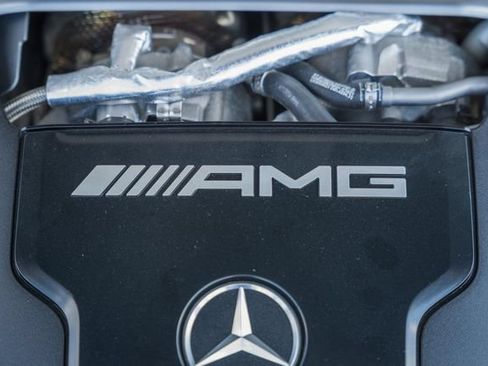 Used 2022 Mercedes-Benz SL 55 AMG 4MATIC w/ Driver Assistance Package image 23