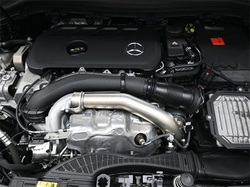 Used 2025 Mercedes-Benz GLA 250 image 30