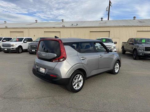 Used 2022 Kia Soul LX w/ Technology Package image 10